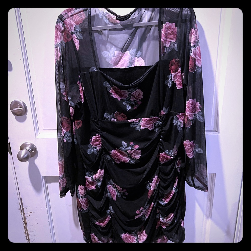 PrettyLittleThing ruched dress flowers